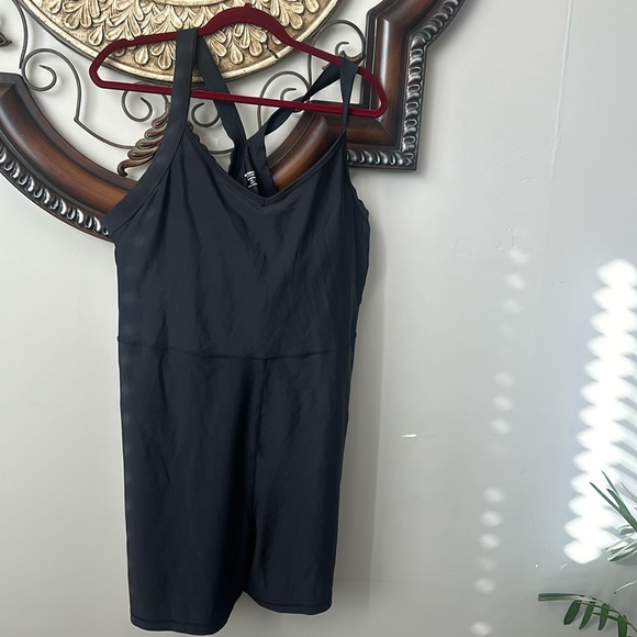 Sleeveless short bodysuit, old navy, brand new - Picture 1 of 3